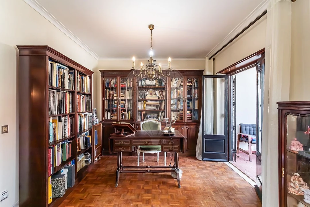 Moradia T5 para Venda em Carcavelos e Parede Foto 2