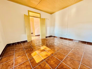 Moradia T4 para Venda em Crato e Mártires, Flor da Rosa e Vale do Peso