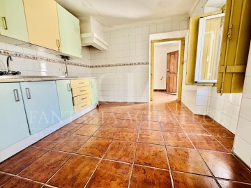 Moradia T4 para Venda em Crato e Mártires, Flor da Rosa e Vale do Peso