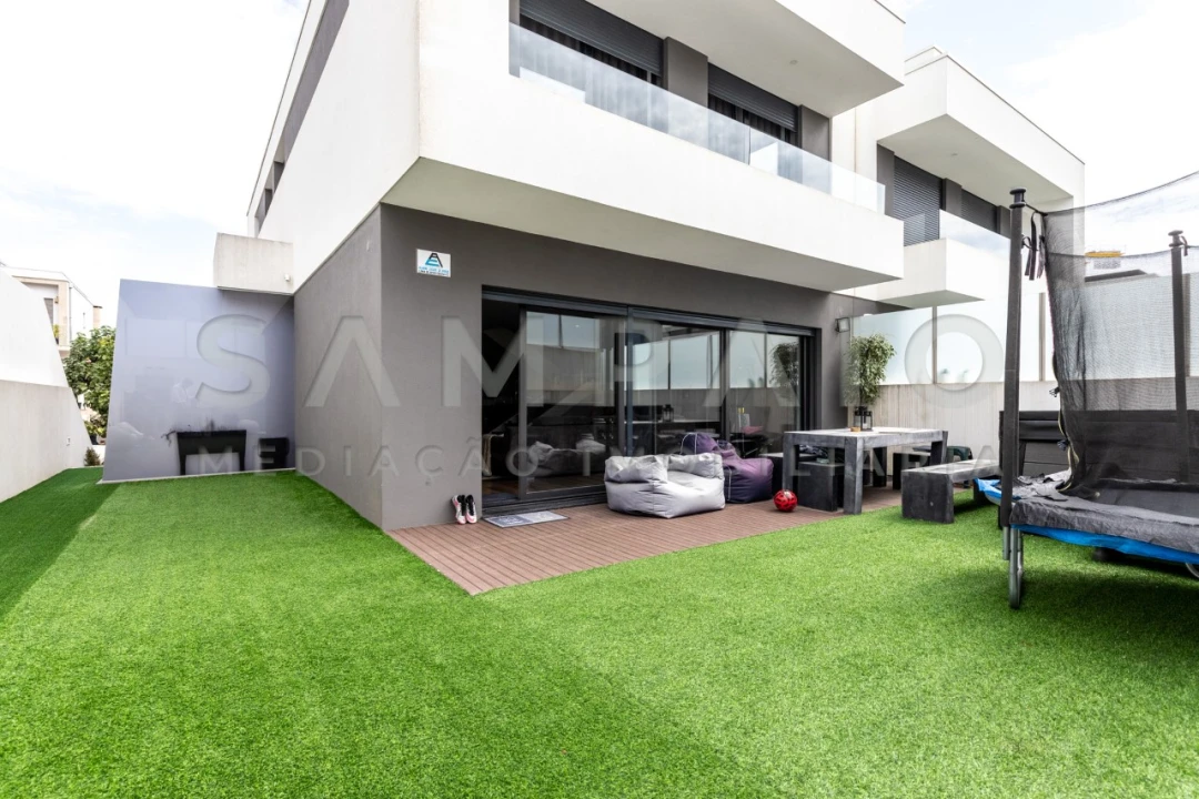 Moradia T3 para Venda em Fânzeres e São Pedro da Cova Foto 1