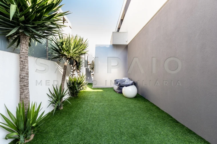 Moradia T3 para Venda em Fânzeres e São Pedro da Cova Foto 38