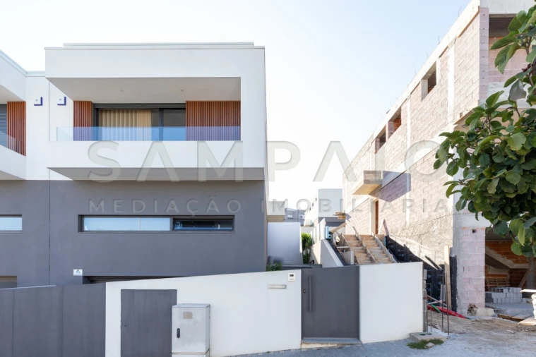 Moradia T3 para Venda em Fânzeres e São Pedro da Cova Foto 41