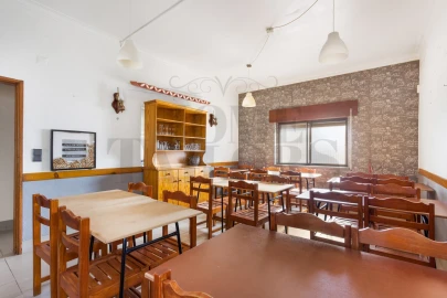 Loja para Venda em Charneca de Caparica e Sobreda