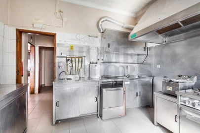 Loja para Venda em Charneca de Caparica e Sobreda