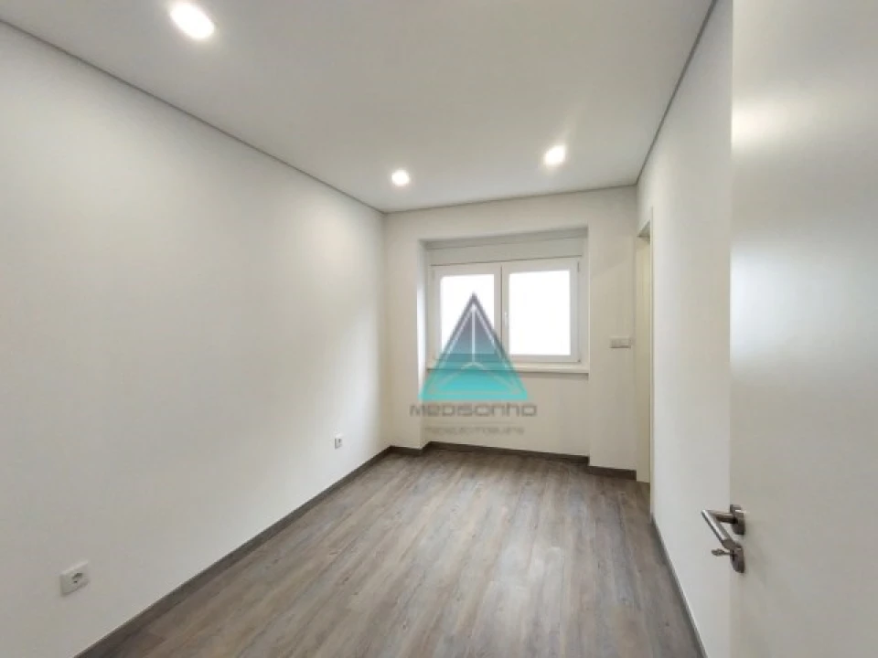 Apartamento T3 para Venda em Laranjeiro e Feijó Foto 6