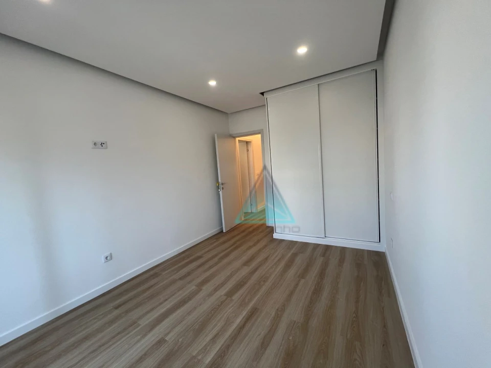 Apartamento T3 para Venda em Laranjeiro e Feijó Foto 20
