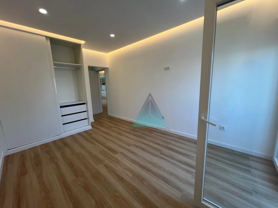 Apartamento T3 para Venda em Laranjeiro e Feijó Foto 21