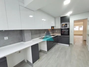 Apartamento T3 para Venda em Laranjeiro e Feijó