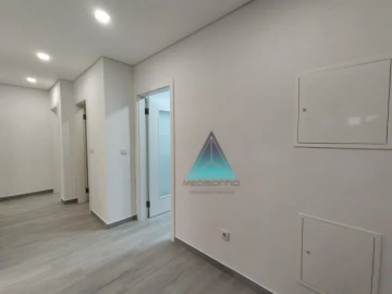 Apartamento T3 para Venda em Laranjeiro e Feijó