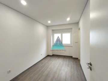 Apartamento T3 para Venda em Laranjeiro e Feijó