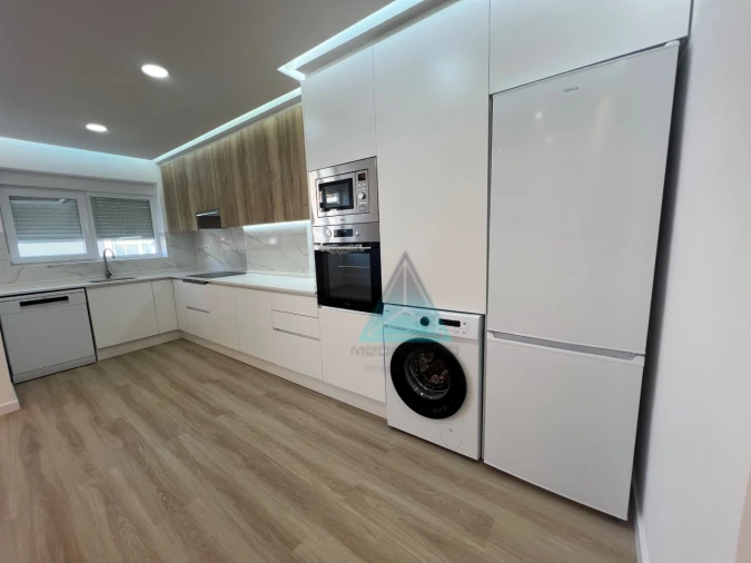 Apartamento T3 para Venda em Laranjeiro e Feijó Foto 2