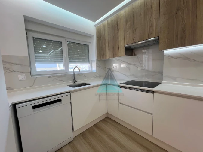 Apartamento T3 para Venda em Laranjeiro e Feijó Foto 3
