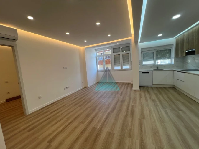 Apartamento T3 para Venda em Laranjeiro e Feijó Foto 6