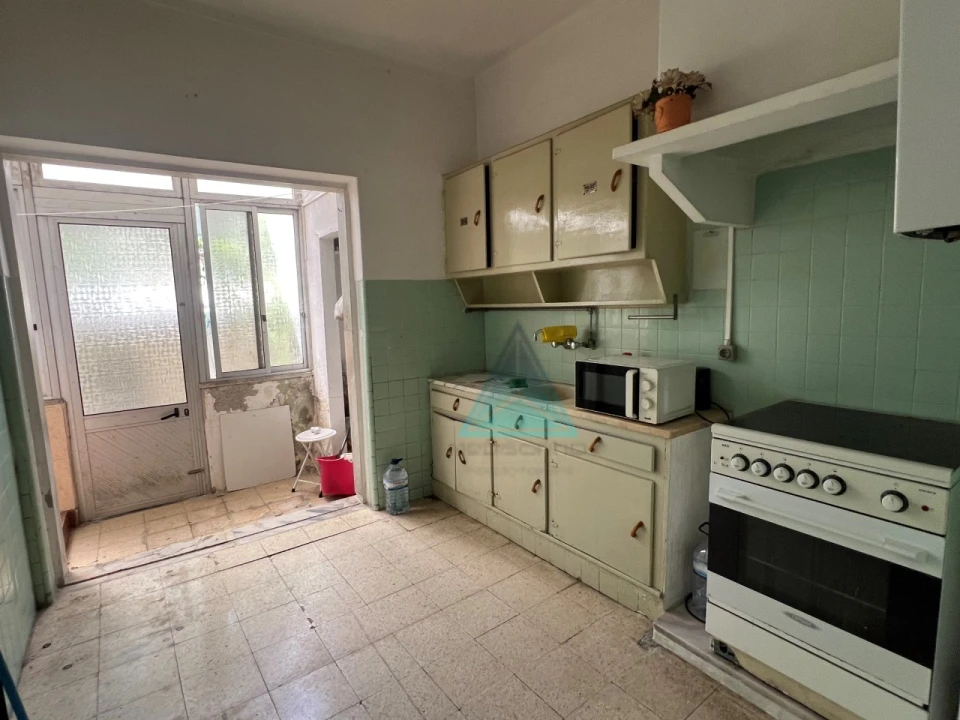 Apartamento T1 para Venda em Laranjeiro e Feijó Foto 6