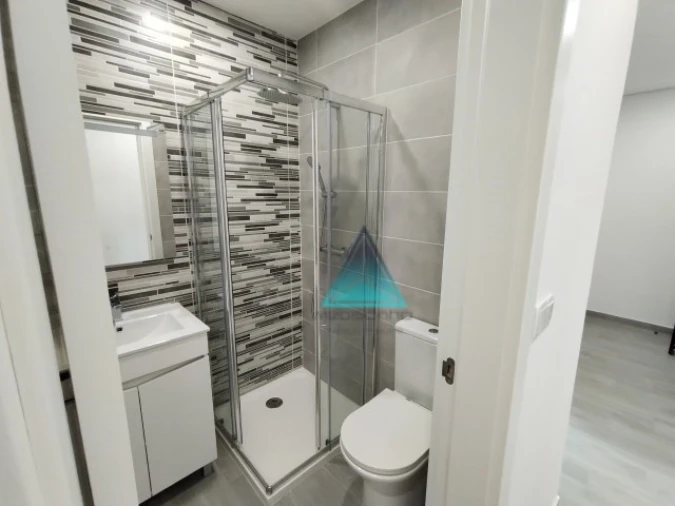 Apartamento T1 para Venda em Laranjeiro e Feijó Foto 7