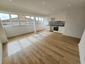 Apartamento T2 para Venda em Algueirão-Mem Martins