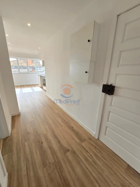 Apartamento T2 para Venda em Algueirão-Mem Martins