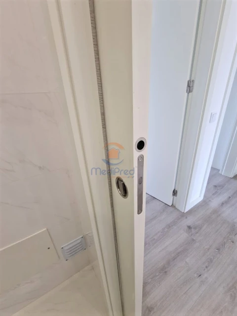 Apartamento T3 para Venda em Santo António dos Cavaleiros e Frielas