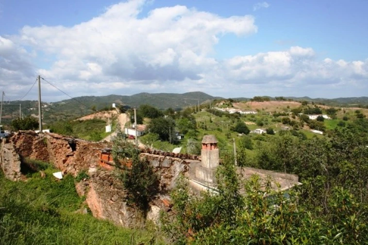 Quinta T3 para Venda em Santa Catarina da Fonte do Bispo Foto 2