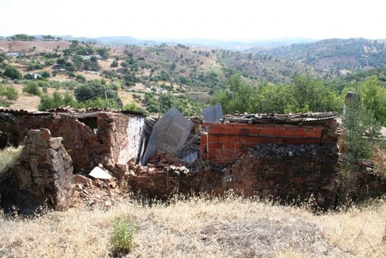 Quinta T3 para Venda em Santa Catarina da Fonte do Bispo Foto 3