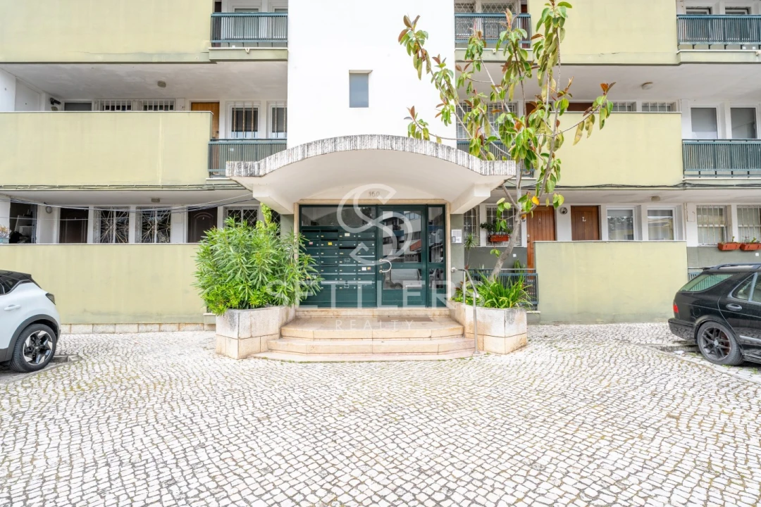 Apartamento T1 para Venda em Carcavelos e Parede Foto 16