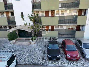 Apartamento T1 para Venda em Carcavelos e Parede