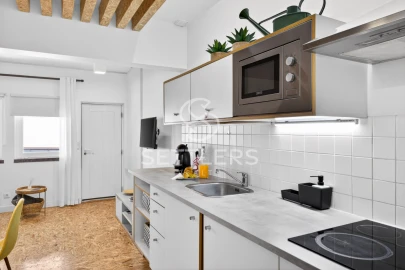 Apartamento T1 para Venda em Carcavelos e Parede