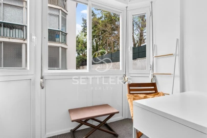 Apartamento T1 para Venda em Carcavelos e Parede