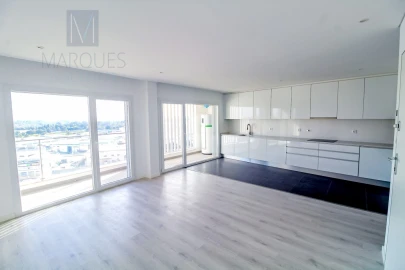 Apartamento T3 para Venda em Corroios