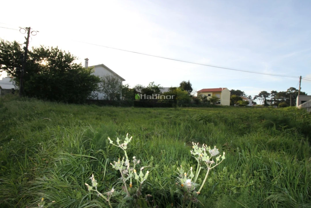 Terreno para Venda em Carreço Foto 1