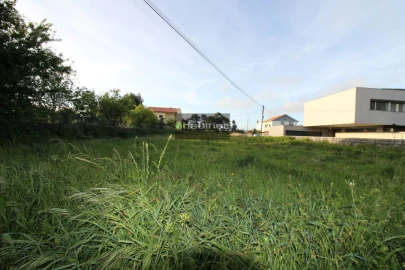 Terreno para Venda em Carreço