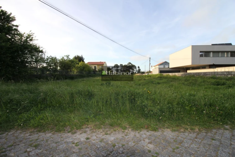 Terreno para Venda em Carreço Foto 2