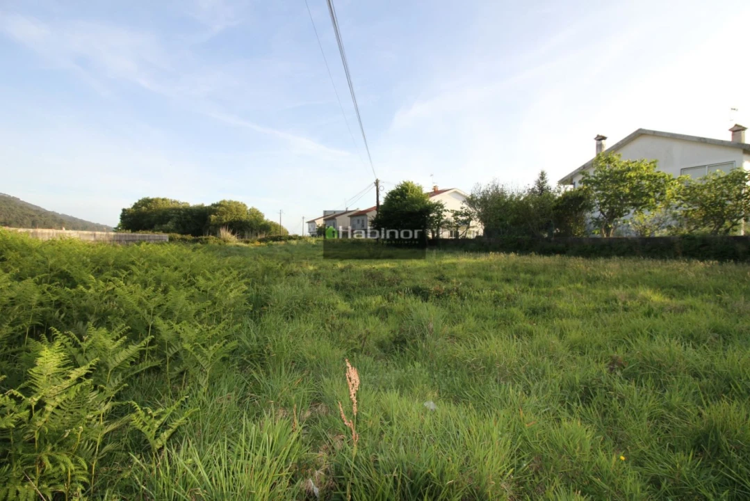 Terreno para Venda em Carreço Foto 1