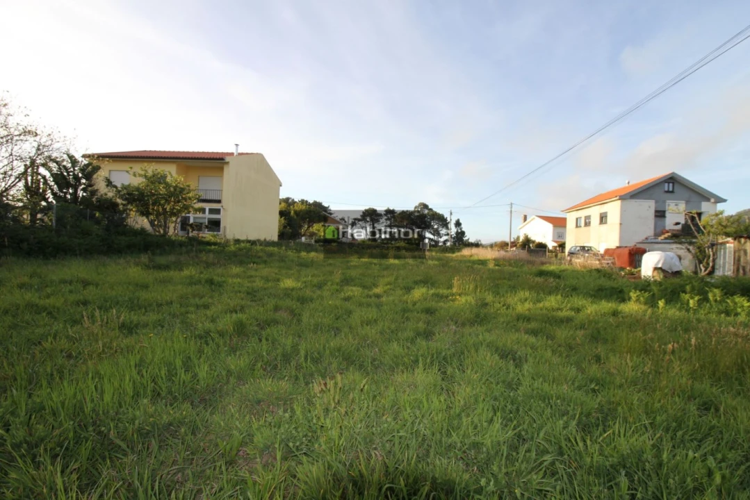 Terreno para Venda em Carreço Foto 2