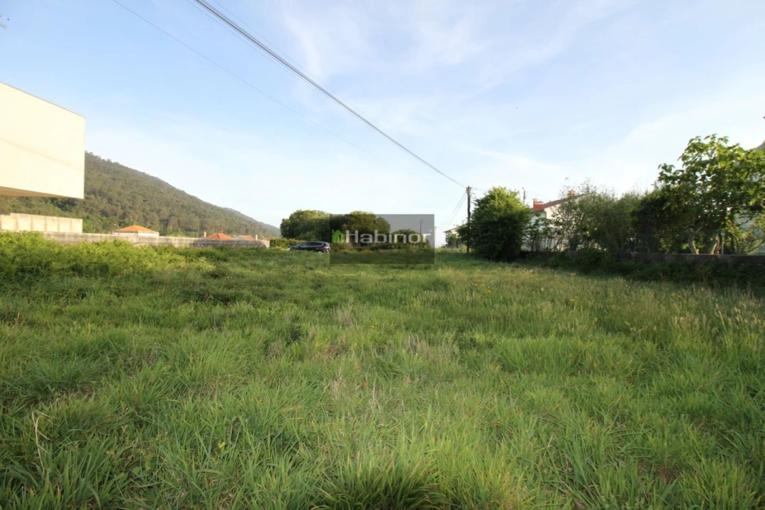 Terreno para Venda em Carreço Foto 3