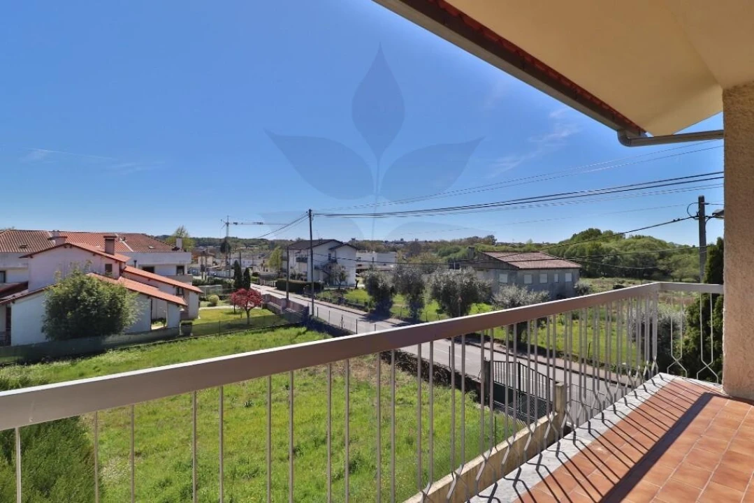 Moradia T3 para Venda em Abraveses Foto 3