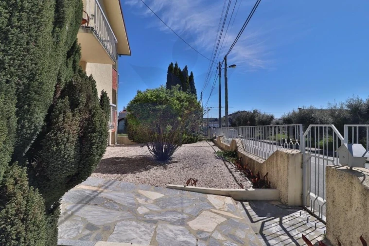 Moradia T3 para Venda em Abraveses Foto 18