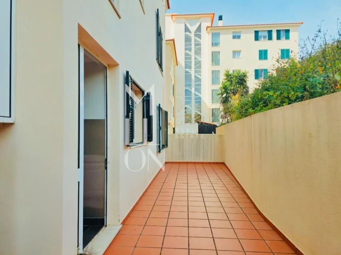 Apartamento T2 para Venda em Caniço Foto 17