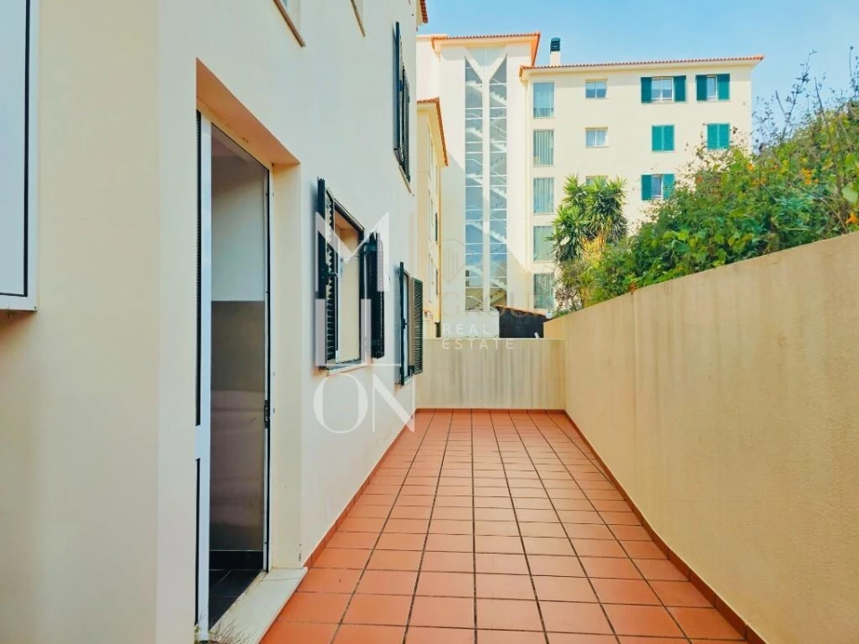 Apartamento T2 para Venda em Caniço Foto 17