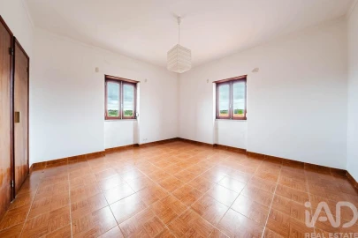 Moradia T3 para Venda em Cadaval e Pêro Moniz