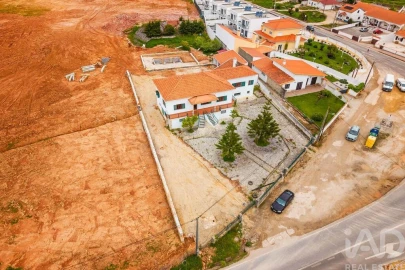 Moradia T3 para Venda em Cadaval e Pêro Moniz