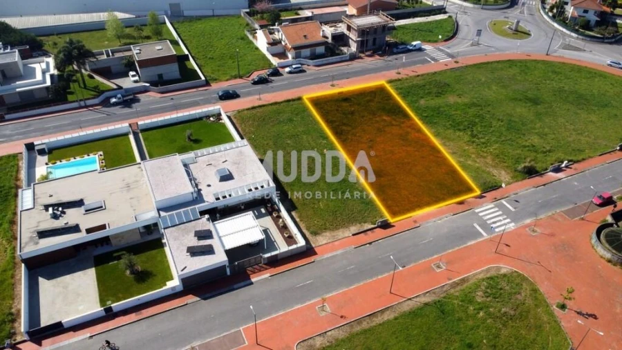 Moradia T4 para Venda em Avanca Foto 2