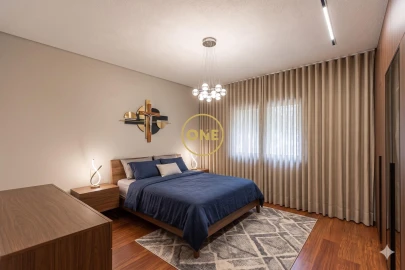 Moradia T4 para Venda em Arcozelo