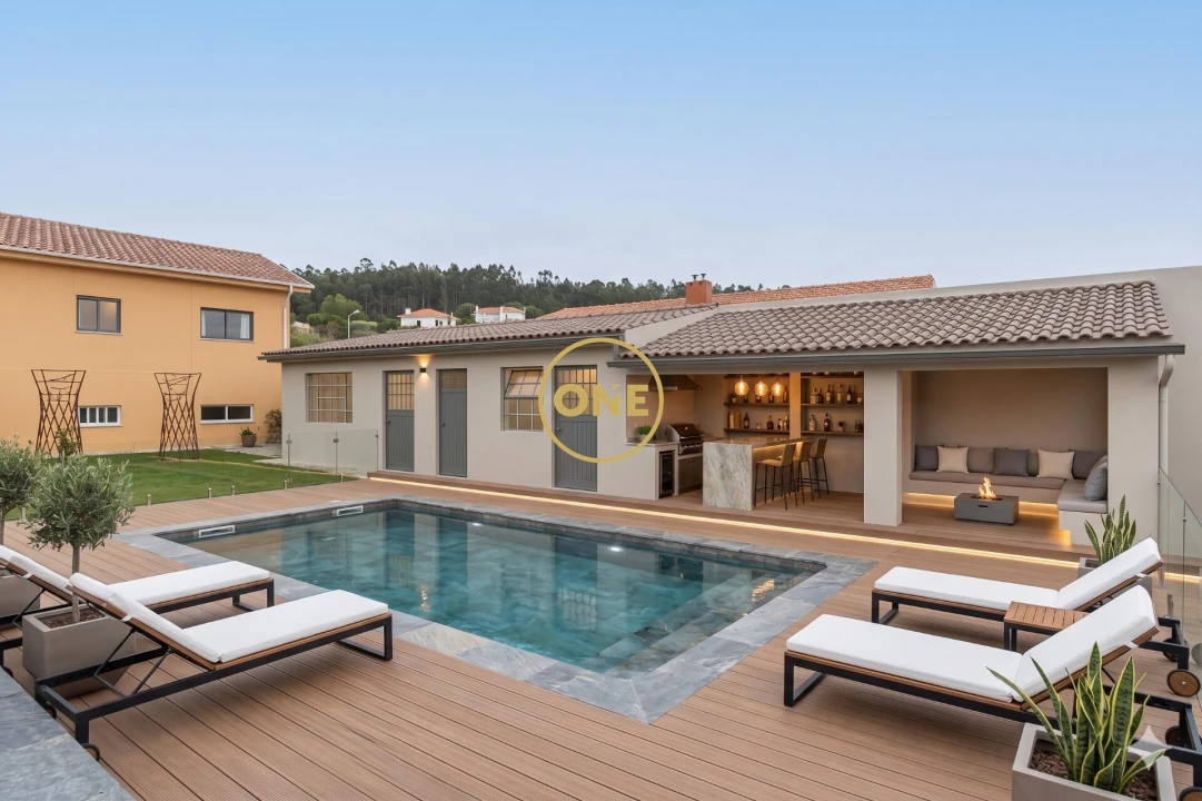 Moradia T4 para Venda em Arcozelo Foto 3