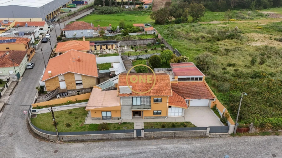 Moradia T4 para Venda em Arcozelo Foto 24