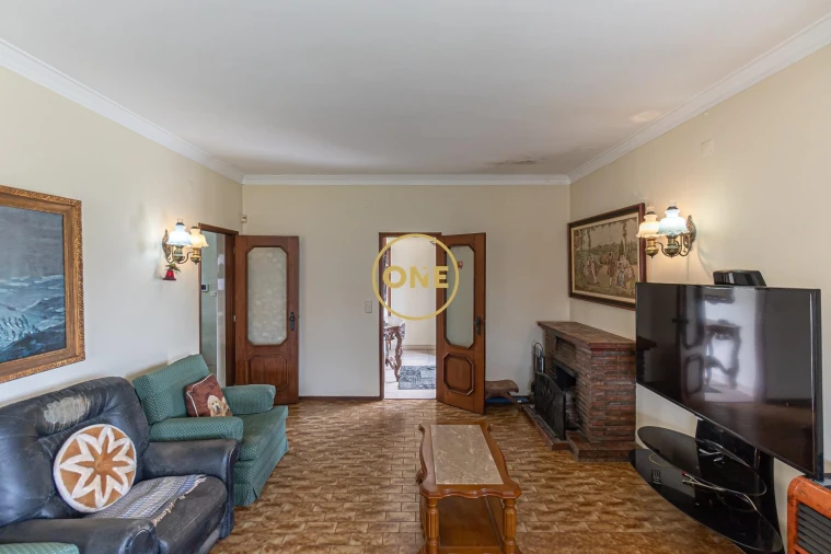 Moradia T4 para Venda em Arcozelo Foto 11