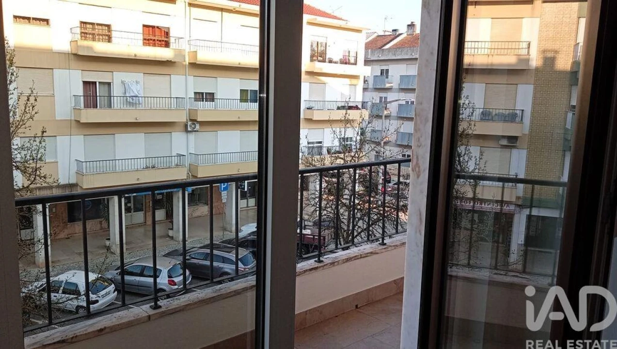 Apartamento T3 para Arrendamento em São Pedro de Tomar Foto 5