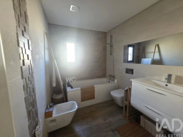 Moradia T4 para Venda em Charneca de Caparica e Sobreda