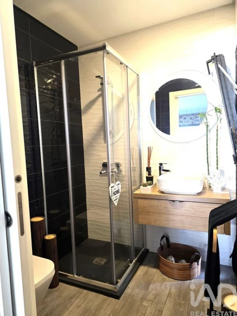 Moradia T4 para Venda em Charneca de Caparica e Sobreda