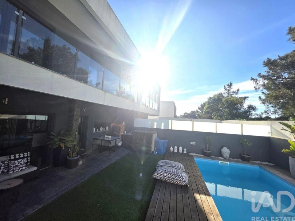 Moradia T4 para Venda em Charneca de Caparica e Sobreda Foto 5